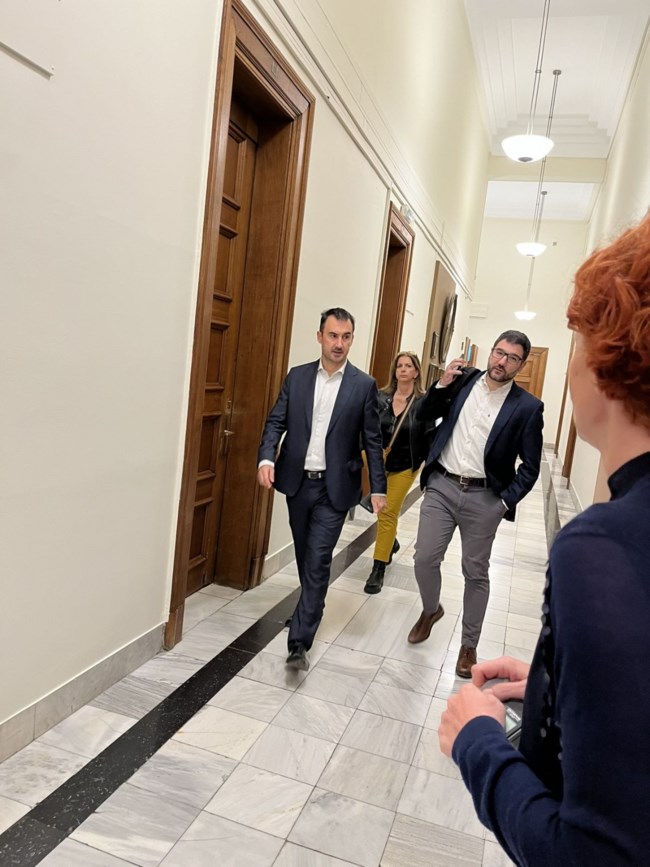 Ραγδαίες εξελίξεις στον ΣΥΡΙΖΑ: Έφυγαν 9 βουλευτές - Η ανακοίνωση αποχώρησης της ομάδας Αχτσιόγλου
