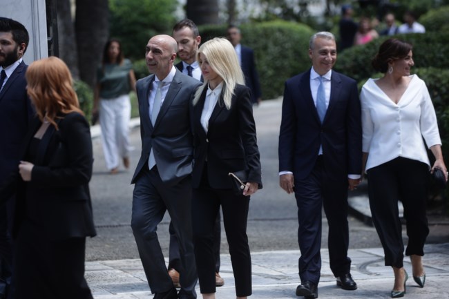 ΓΙΑΝΝΗΣ ΜΠΡΑΤΑΚΟΣ ΕΛΕΝΑ ΡΑΠΤΗ