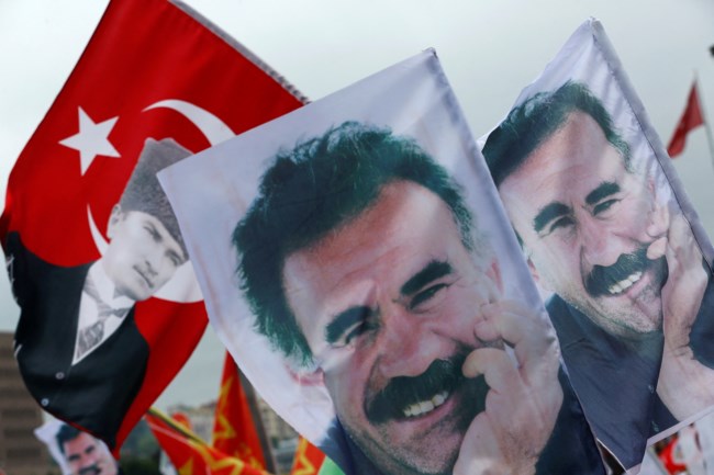 Τουρκία: Ο Αμπντουλάχ Οτσαλάν χαιρετίζει την ανακοίνωση διάλυσης του PKK