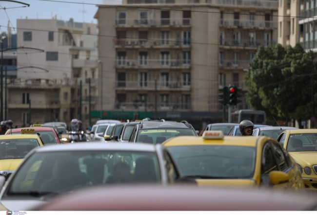 Ερευνα: "Η Αθήνα πεθαίνει με την κίνηση"- Γιατί το κυκλοφοριακό έγινε χειρότερο απ΄οτι πριν από την πανδημία