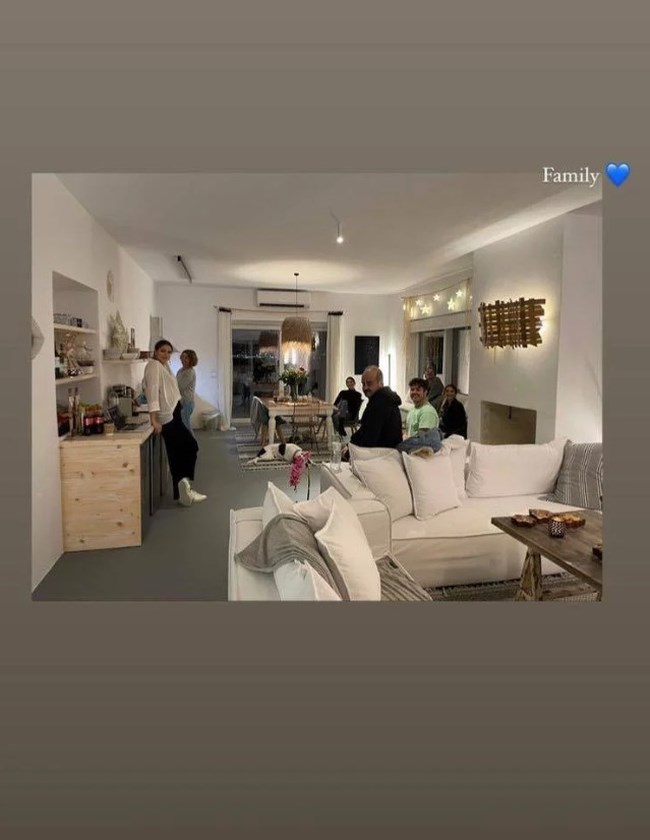 Σοφία Αλιμπέρτη: Αυτό είναι το cosy σπίτι της στην Πάρο [Εικόνες - Βίντεο]