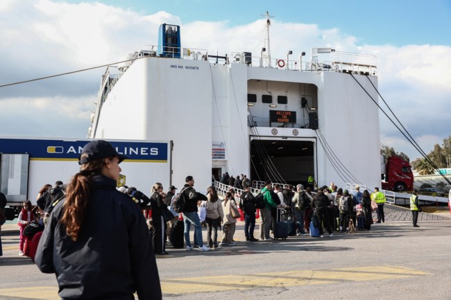 Κορυφώνεται η πασχαλινή έξοδος: Το αδιαχώρητο σε λιμάνια και ΚΤΕΛ – Εγκαταλείπουν μαζικά την Αθήνα οι εκδρομείς