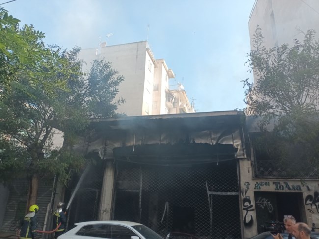 Πυρκαγιά σε επιχείρηση στο κέντρο της Αθήνας