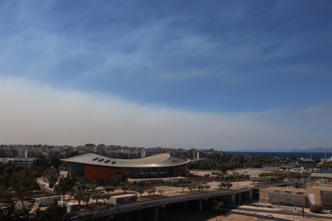 Φωτογραφίες από τον καπνό πάνω από την Αθήνα