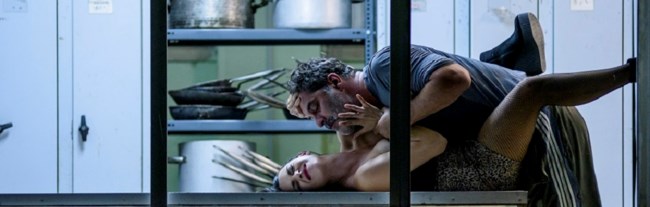 "Ανθρωποι και Ποντίκια": Η θεατρική επιτυχία του Β. Μπισμπίκη παρουσιάζεται σε 2 online streaming προβολές