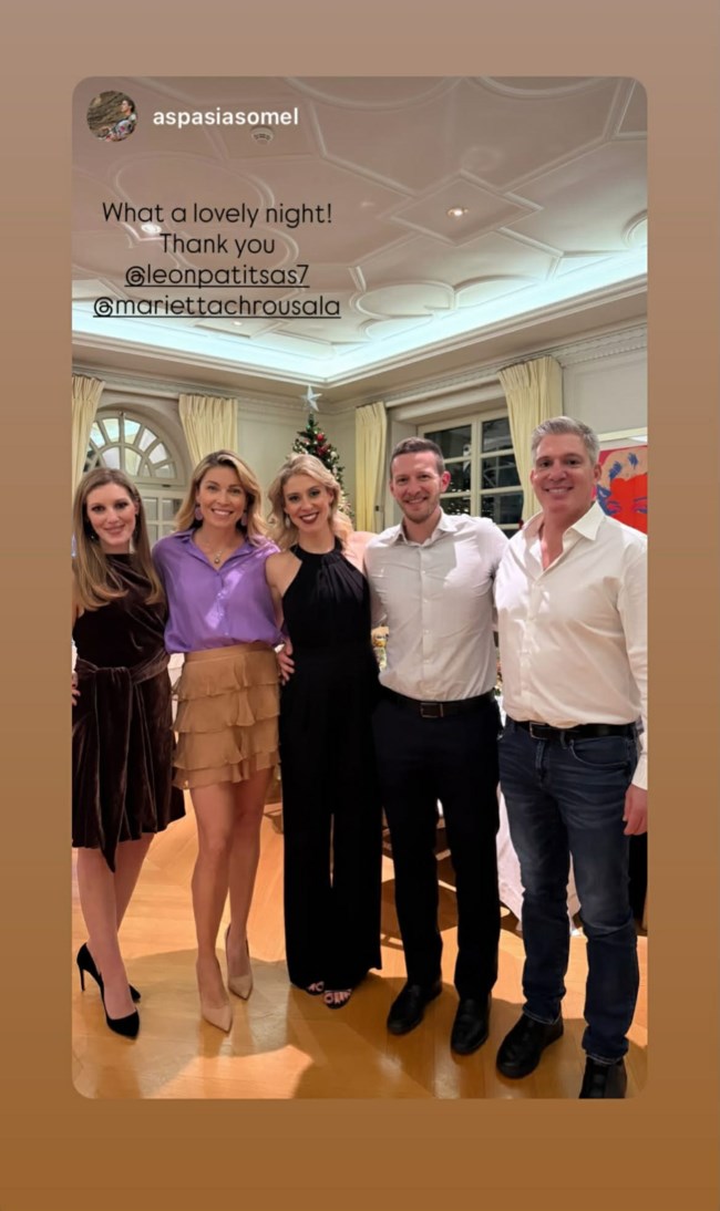 Ο Λέων Πατίτσας και η Μαριέττα Χρουσαλά άνοιξαν την έπαυλή τους για την Ημέρα των Ευχαριστιών