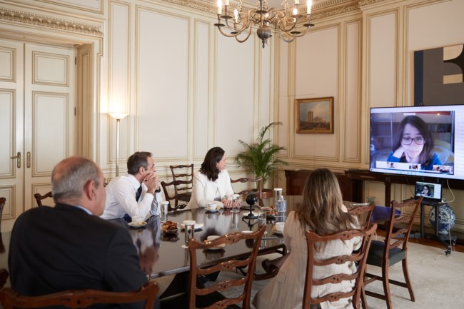 Έκτακτα μέτρα και στο Μαξίμου λόγω κορονοϊού - Τέλος στις μεγάλες συσκέψεις