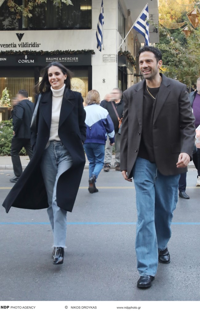 Κωνσταντίνος Αργυρός: Σπάνια οικογενειακή εμφάνιση με την Αλεξανδρα Νίκα, τους γονείς και τον αδελφό του [εικόνες]