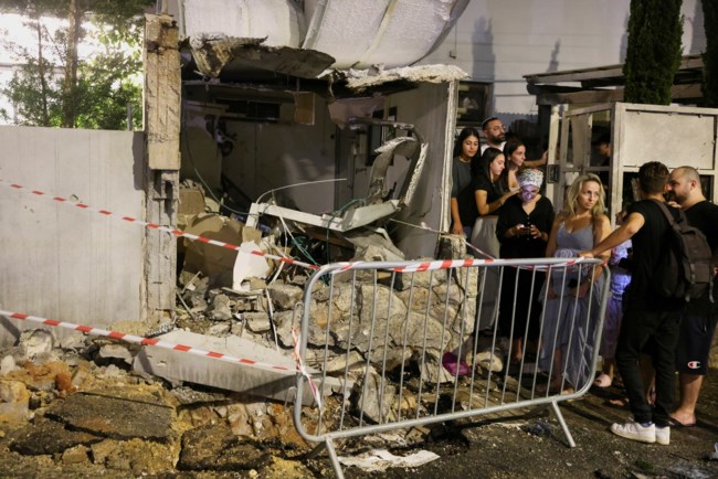 Ρουκέτες της Χαμάς χτύπησαν το Τελ Αβίβ - Έπεσαν κοντά σε σπίτια σε προάστιο