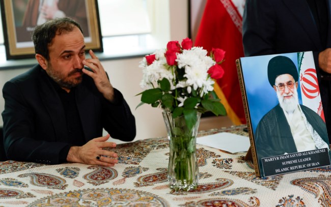 Reuters: Αμερικανοί αξιωματούχοι δεν "βλέπουν" άμεση ανατροπή του ιρανικού καθεστώτος, μετά τη δολοφονία Χαμενεΐ