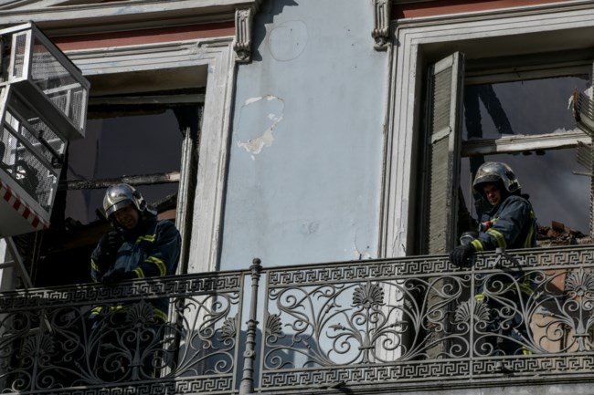 Συναγερμός στην πυροσβεστική: Μεγάλη πυρκαγιά σε κτίριο στο κέντρο της Αθήνας [εικόνες]