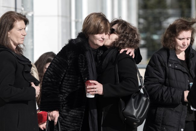Συγκλονιστική η μητέρα Τοπαλούδη για τη Μάγδα Φύσσα: Μάνα κουράγιο, κράτα γερά