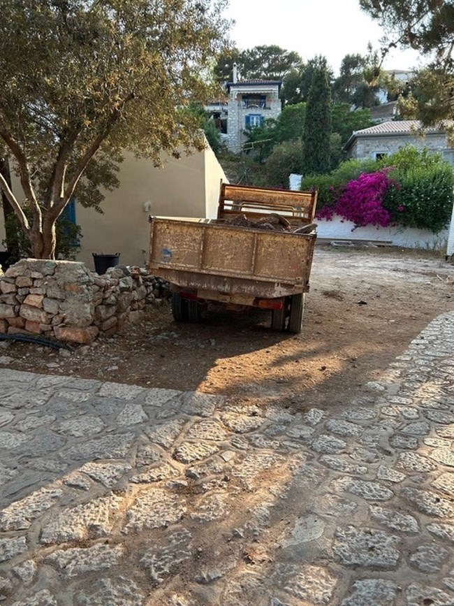 Ειδικά μέτρα για τα παράνομα οχήματα σε Υδρα, Σπέτσες - Ερχεται ρύθμιση για τα οικόπεδα σε οικισμούς κάτω των 2000 κατοίκων