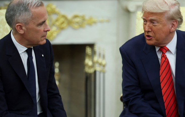 Μπηχτές Τραμπ με Κάρνεϊ στο Οβάλ Γραφείο: "Ο Καναδάς δεν θα πωληθεί ποτέ" - "Ποτέ μη λες ποτέ..." [βίντεο]