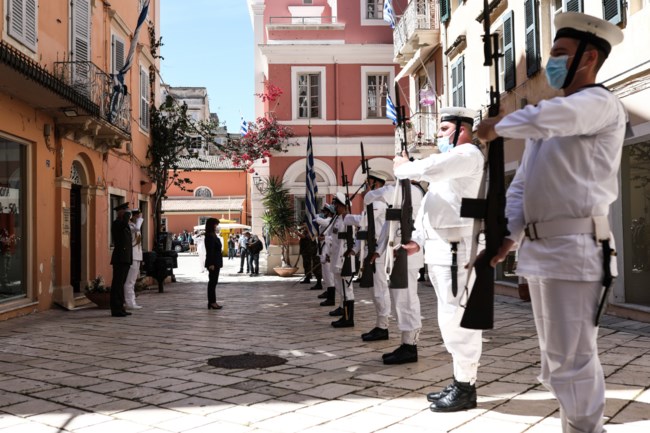 Σακελλαροπούλου: Από σήμερα λογίζομαι δημότης Κέρκυρας, είναι μεγάλη τιμή, χαίρομαι βαθιά που είμαι μια από σας
