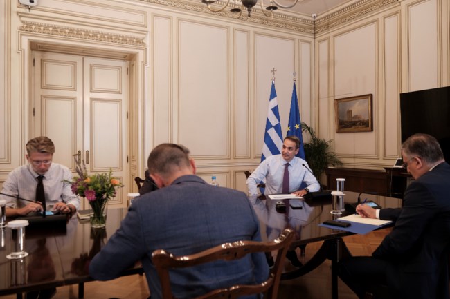 Κορονοϊός: Αυστηροί έλεγχοι παντού "χωρίς εκπτώσεις" - Οι εντολές Μητσοτάκη στην κρίσιμη σύσκεψη στο Μαξίμου