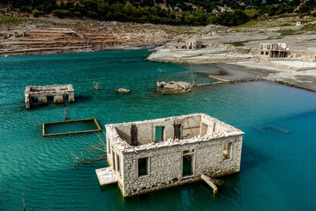 ΒΥΘΙΣΜΕΝΟ ΧΩΡΙΟ ΚΑΛΛΙΟ