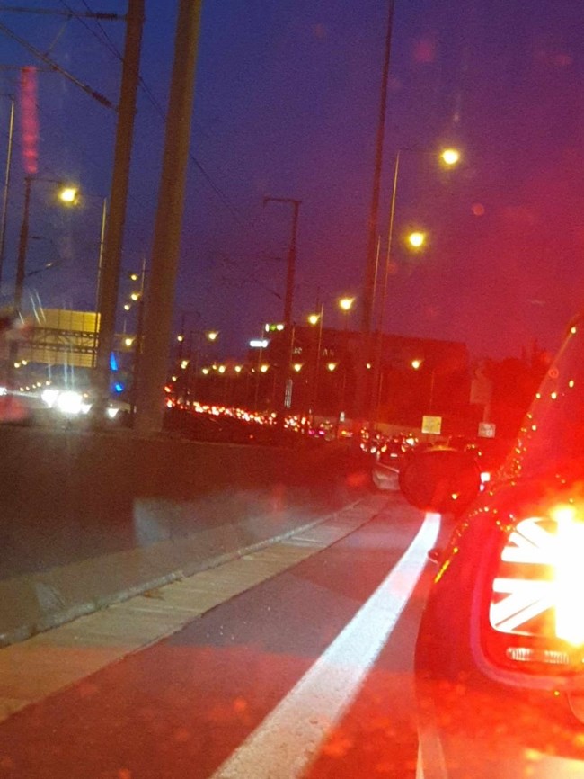 Απίστευτο μποτιλιάρισμα στην Αττική οδό: Ουρές χιλιομέτρων και καθυστερήσεις έως και 40 λεπτά