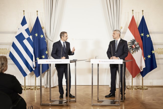 Μητσοτάκης από Βιέννη: Η Ελλάδα δεν θα επωμιστεί δυσανάλογο βάρος στο μεταναστευτικό