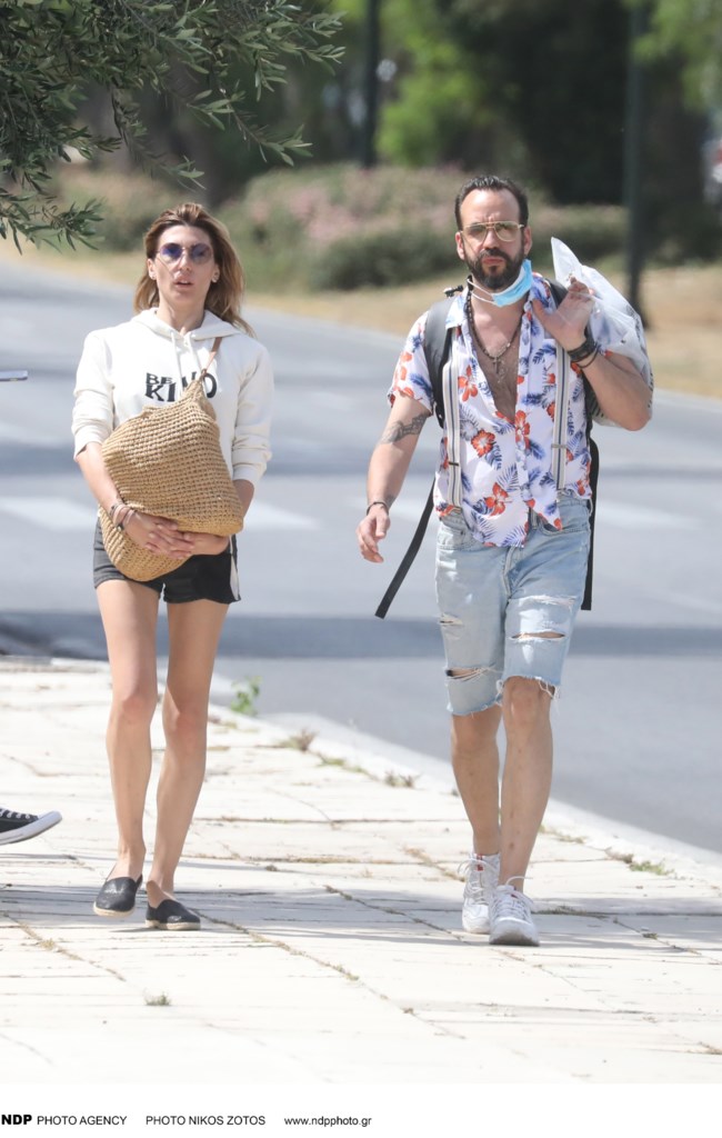 Πάνος Μουζουράκης- Τζίνα Βαρελά: Η σπάνια εμφάνιση στο Καβούρι - Ερωτευμένοι και αχώριστοι