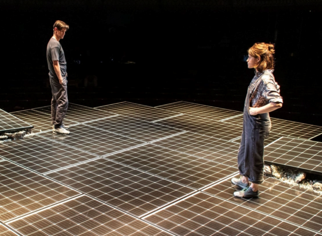 "Ελισάβετ" και "Φίλιππος" επί σκηνής για να σωθεί το ιστορικό θέατρο Old Vic