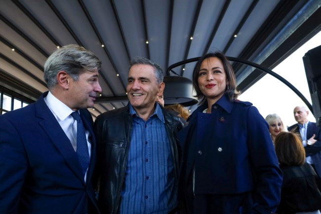 Ευκλείδης Τσακαλώτος: Σπάνια δημόσια εμφάνιση με τη σύντροφό του, Όλγα Νάσση [Εικόνες]