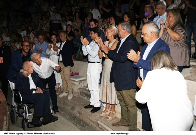 Κομψές στο Ηρώδειο με εσπαντρίγιες: Η Όλγα Κεφαλογιάννη, η Νατάσα Παζαΐτη, η Άντζελα Γκερέκου και το κοινό στοιχείο στα looks τους