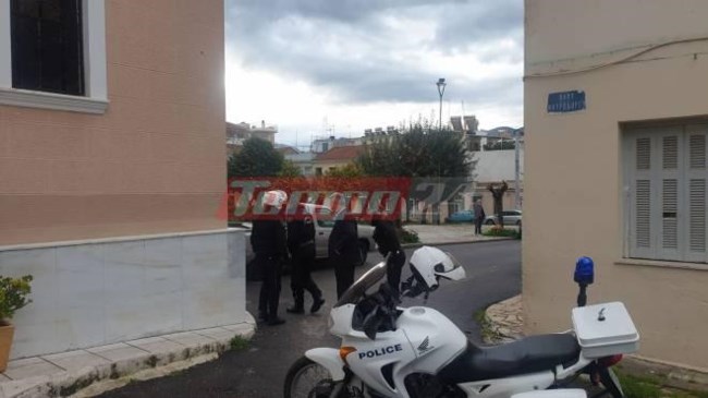 Δεκάδες σε εκκλησία μετά από κάλεσμα ιερέα στην Πάτρα - Ενταση, πρόστιμα και φωνές από τα μπαλκόνια