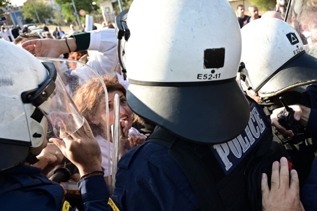 Επίσκεψη Μητσοτάκη στο Αττικόν για εγκαίνια ογκολογικής μονάδας - Ένταση μεταξύ εργαζομένων και αστυνομίας [εικόνες - βίντεο]