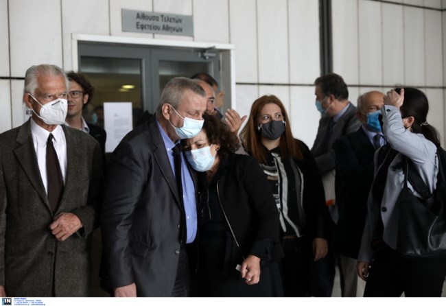 Δίκη Χρυσής Αυγής: Κατέρρευσε η Μάγδα Φύσσα μόλις άκουσε την απόφαση
