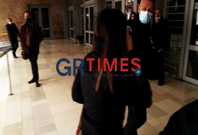 Θεσσαλονίκη: Φυλάκιση με αναστολή στην Ισπανίδα φοιτήτρια για το κορονο-πάρτι σε αποθήκη [Βίντεο – Εικόνα]