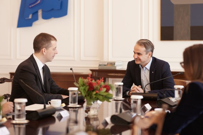 Συνάντηση Μητσοτάκη με τον υπουργό Εξωτερικών της Σερβίας - Στήριξη στην ευρωπαϊκή προοπτική της