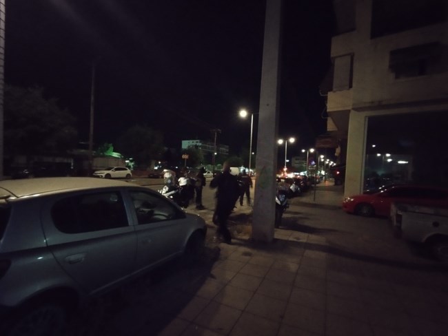 Λάρισα: 23χρονος έπεσε από τον 2ο όροφο πολυκατοικίας - Υπέστη σοβαρά κατάγματα [εικόνες]