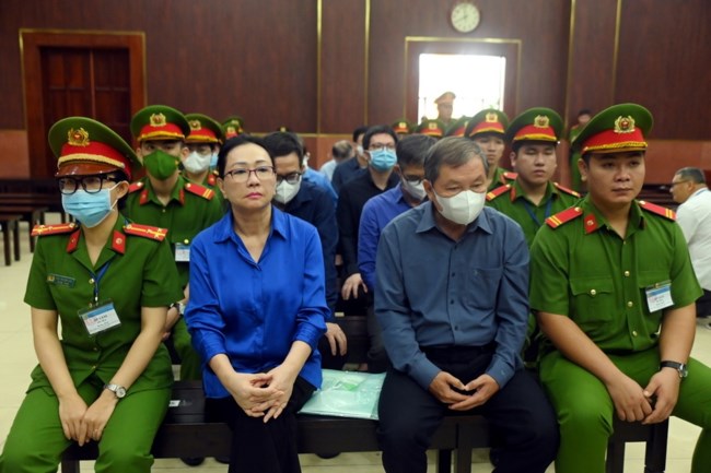 Αυτή είναι η μεγαλύτερη τραπεζική απάτη στην ιστορία: Η Βιετναμέζα μεγιστάνας κινδυνεύει με θάνατο, εκτός αν πληρώσει 9 δισ.