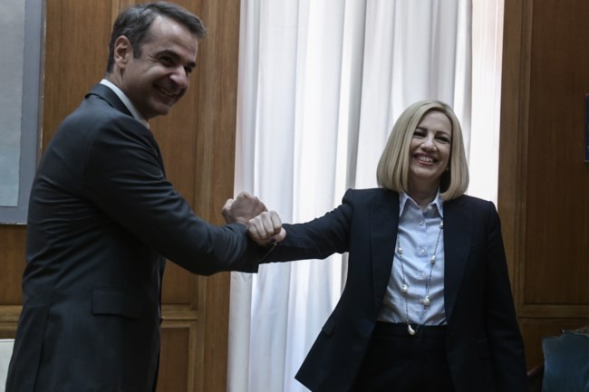 Ολοκληρώθηκε το ραντεβού Μητσοτάκη- Φώφης- Αρχισε με καθυστέρηση