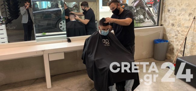 Lockdown - Κομμωτήρια: Έρχεται παράταση λειτουργίας μιας εβδομάδας - Ουρές για το... τελευταίο κούρεμα [εικόνες]