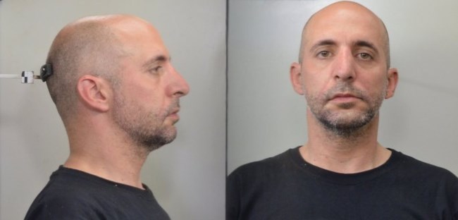 Ηλιούπολη: Αθώος ο αστυνομικός για τον βιασμό της 19χρονης- "Ντροπή σας", έπεσαν δακρυγόνα