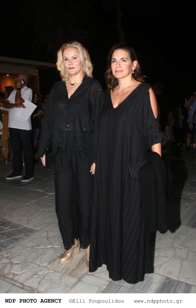 Όλγα Κεφαλογιάννη: Μόνη στο Ηρώδειο με εντυπωσιακή μάξι τουνίκ μετά την είδηση του χωρισμού της από τον Μίνω Μάτσα