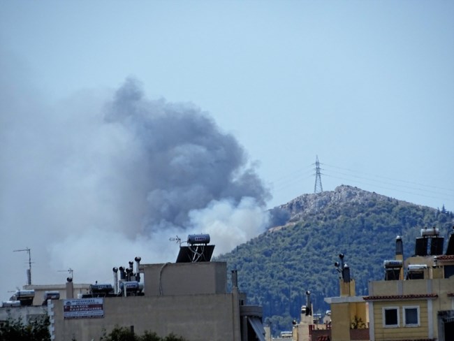 Νέος συναγερμός της πυροσβεστικής: Φωτιά στον Κορυδαλλό κοντά στο όρος Αιγάλεω