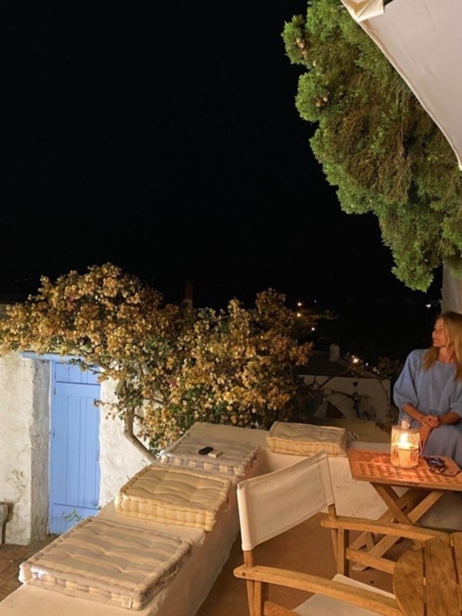 Τζένη Μπαλατσινού: Διακοπές με τα παιδιά της, στο νησί της καρδιάς της