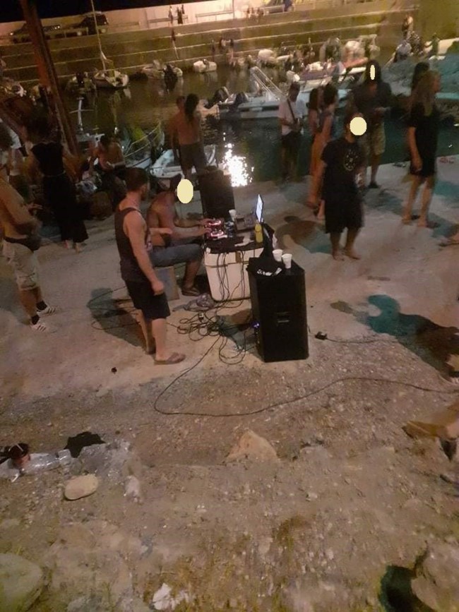 κορονο πάρτι