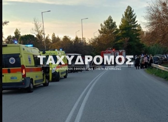 Μαγνησία: Ανατροπή λεωφορείου με 40 επιβάτες στην παλιά Εθνική Οδό - Εικόνες