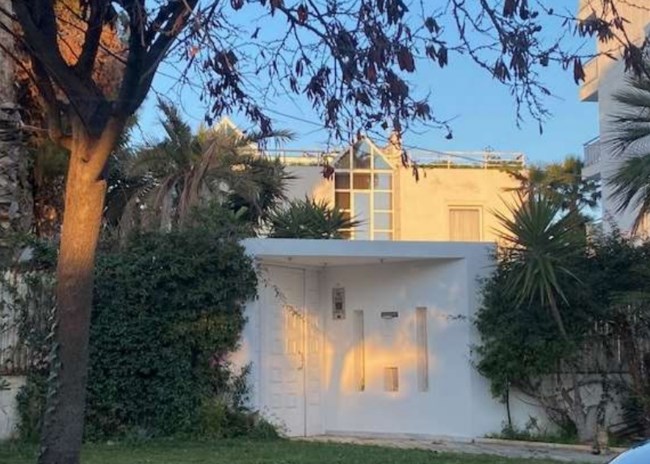 Εκαναν έξωση στον Αργύρη Παπαργυρόπουλο από τη βίλα του στη Γλυφάδα – "Εδώ θα κοιμηθώ, να με πάρουν με χειροπέδες"