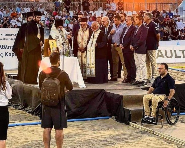 Εικόνα ντροπής στην Κρήτη: Άφησαν εκτός βάθρου τον πρόεδρο της Παραολυμπιακής Επιτροπής - "Ήταν λάθος", λέει ο Αυγενάκης