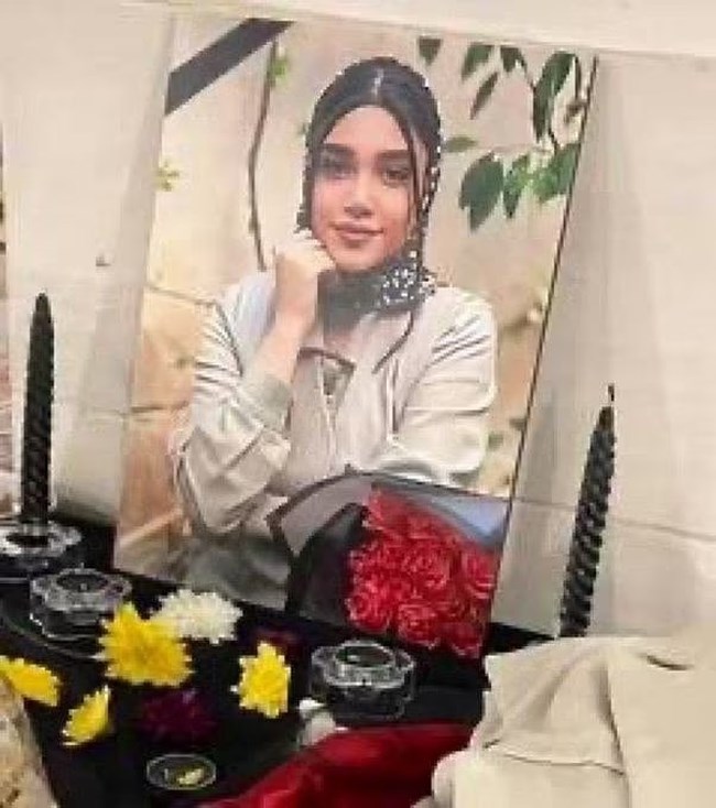 Φρίκη στο Ιράν: Σκότωσε τη 18χρονη κόρη του στη μέση του δρόμου γιατί αποκάλυψε στη μητέρα της ότι την απατούσε