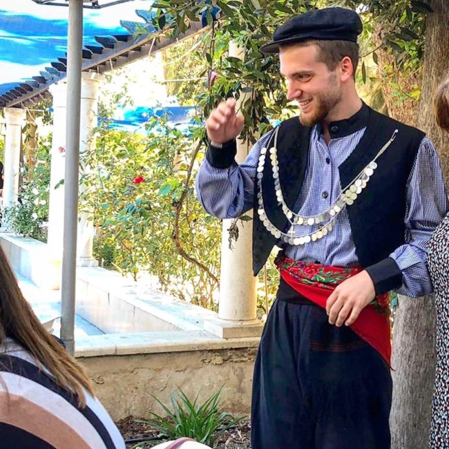 ΙΩΝΑΣ ΚΑΡΟΥΣΣΗΣ