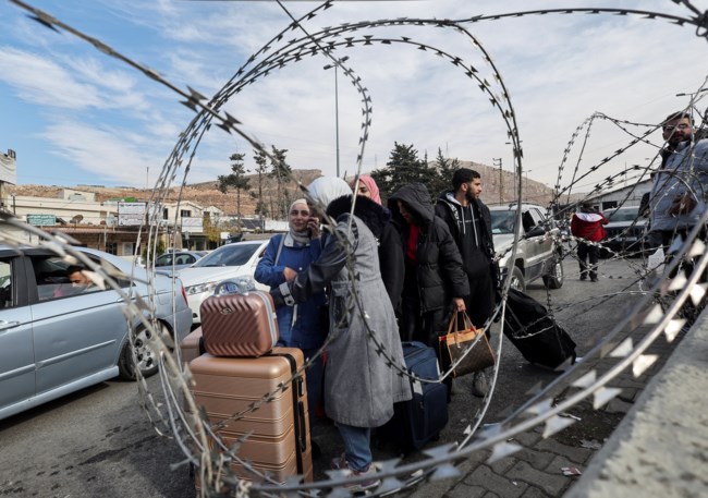 ΣΥΡΟΙ ΣΥΝΟΡΑ ΜΕ ΛΙΒΑΝΟ