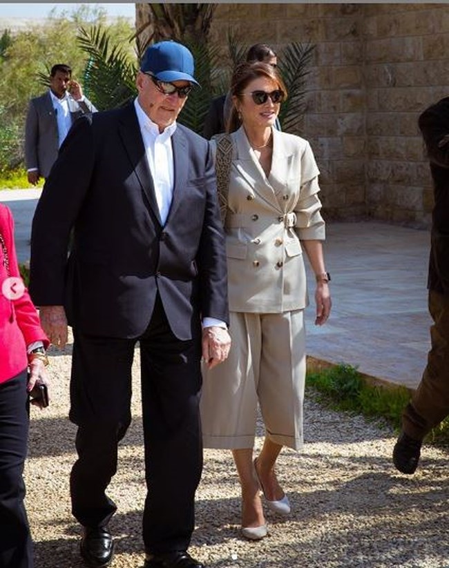 QUEEN RANIA