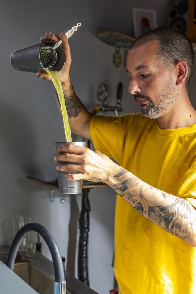 Steez Νέο Μπαρ εξάρχεια