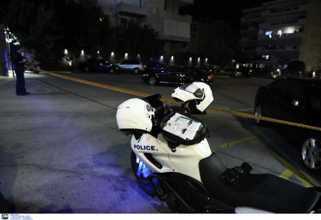 Πυροβολισμοί σε φούρνο στη Βούλα